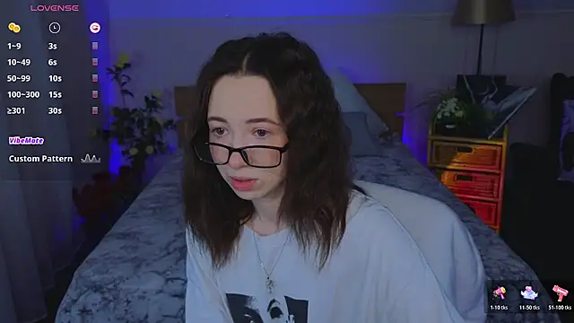 Hayle Hill online show from 03/11/26, 02:28