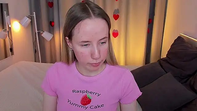 Snapshot of Cassie_Kelman chatting on 02/14/25, 12:19 Cassie Kelman online show from 02/14/25, 12:19