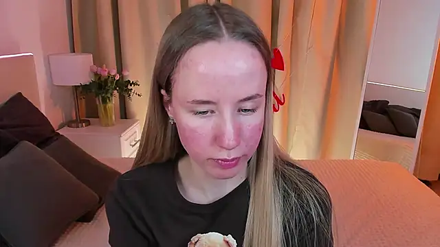 Snapshot of Cassie_Kelman chatting on 02/17/25, 03:04 Cassie Kelman online show from 02/17/25, 03:04