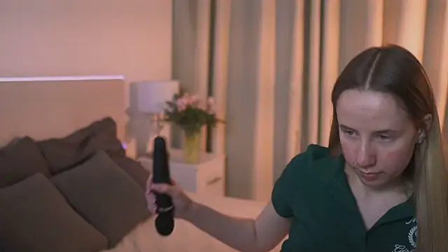 Snapshot of Cassie_Kelman chatting on 03/05/25, 12:05 Cassie Kelman online show from 03/05/25, 12:05