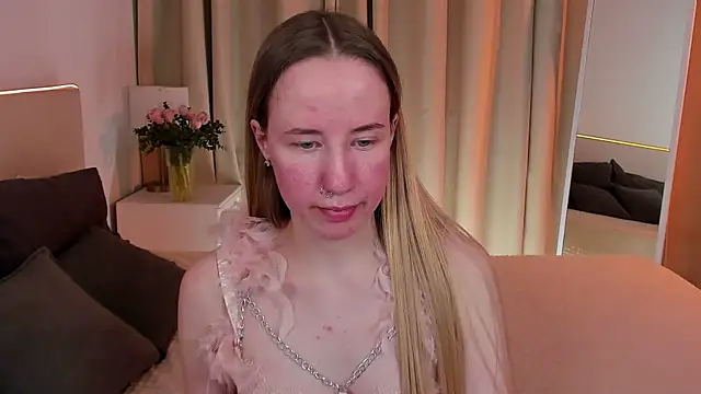 Snapshot of Cassie_Kelman chatting on 03/23/25, 03:10 Cassie Kelman online show from 03/23/25, 03:10