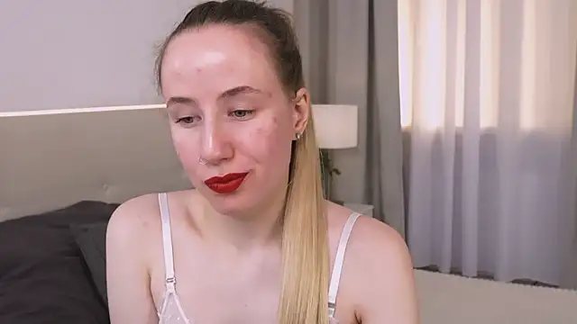 Snapshot of Cassie_Kelman chatting on 10/05/25, 09:13 Cassie Kelman online show from 10/05/25, 09:13