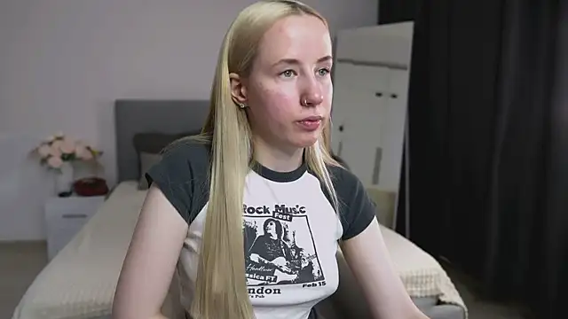 Snapshot of Cassie_Kelman chatting on 11/14/25, 09:13 Cassie Kelman online show from 11/14/25, 09:13