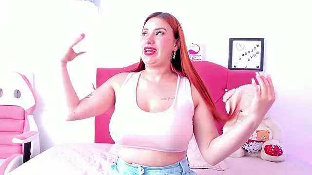 Snapshot of LucianaTomson chatting on 01/23/25, 09:18 LucianaTomson online show from 01/23/25, 09:18