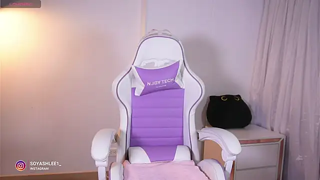 ashley2004 x online show from 03/23/26, 08:24