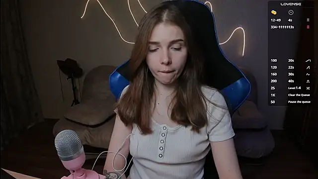 Snapshot of Kami_kam chatting on 03/12/25, 06:55 Kami kam online show from 03/12/25, 06:55