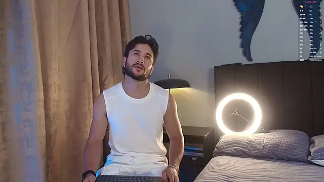 Snapshot of Valentinoford chatting on 12/01/25, 09:09 Valentinoford online show from 12/01/25, 09:09