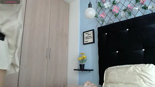 evatits 1 online show from 03/24/26, 01:27