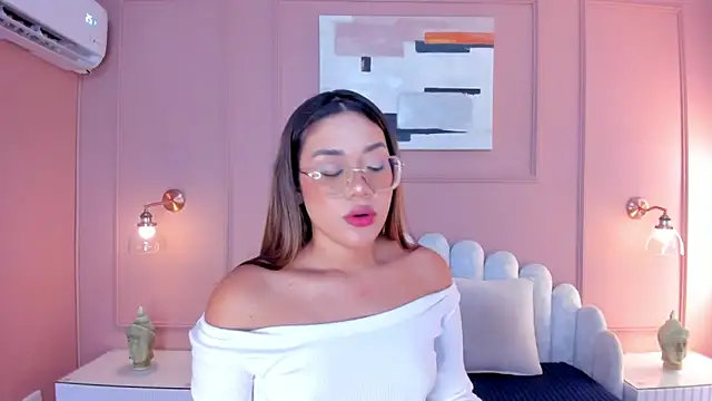 Snapshot of mara_brooks chatting on 01/14/25, 06:38 mara brooks online show from 01/14/25, 06:38