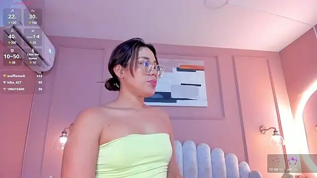 Snapshot of mara_brooks chatting on 01/15/25, 01:12 mara brooks online show from 01/15/25, 01:12