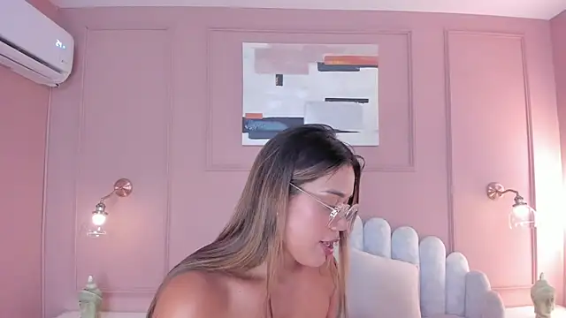 Snapshot of mara_brooks chatting on 03/09/25, 07:05 mara brooks online show from 03/09/25, 07:05