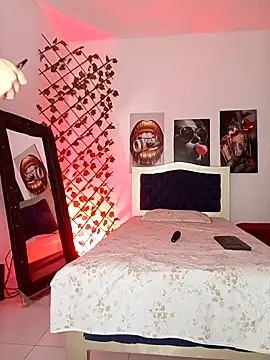 Snapshot of ARTHUR_MINI chatting on 10/09/25, 01:03 ARTHUR MINI online show from 10/09/25, 01:03