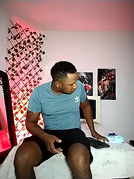 Snapshot of ARTHUR_MINI chatting on 12/21/25, 01:57 ARTHUR MINI online show from 12/21/25, 01:57