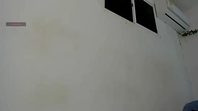 Snapshot of amaia_baez chatting on 04/24/26, 11:29 amaia baez online show from 04/24/26, 11:29