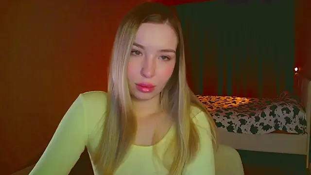 mia raspberrie online show from 02/09/25, 03:11