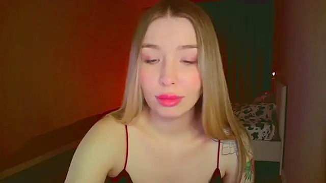 mia raspberrie online show from 03/06/25, 03:35