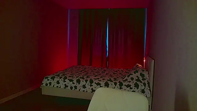 mia raspberrie online show from 03/16/25, 04:30