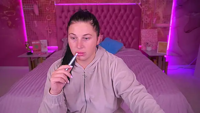 ArianaDarkk online show from 10/13/25, 07:47