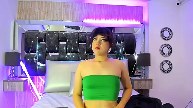 Snapshot of Charlotte_Myers chatting on 02/04/25, 11:38 Charlotte Myers online show from 02/04/25, 11:38