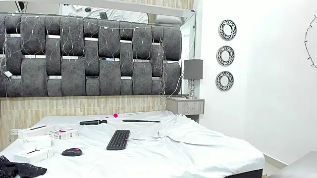 Snapshot of Charlotte_Myers chatting on 02/19/25, 06:21 Charlotte Myers online show from 02/19/25, 06:21