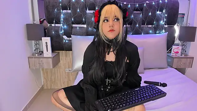 Snapshot of Charlotte_Myers chatting on 03/01/25, 06:00 Charlotte Myers online show from 03/01/25, 06:00