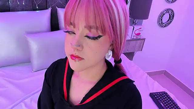 Snapshot of Charlotte_Myers chatting on 03/13/25, 06:01 Charlotte Myers online show from 03/13/25, 06:01