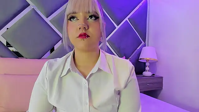 Snapshot of Charlotte_Myers chatting on 10/15/25, 07:47 Charlotte Myers online show from 10/15/25, 07:47