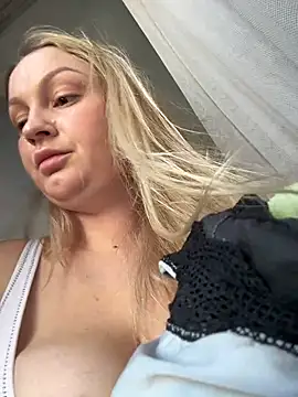 Teya moon  online show from 12/21/24, 12:49