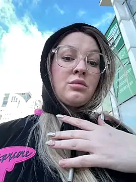 Teya moon  online show from 01/14/26, 11:05