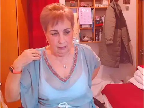 Snapshot of Victoria5643 chatting on 11/30/25, 02:10 Victoria5643 online show from 11/30/25, 02:10