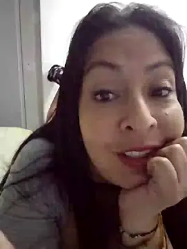 Snapshot of Catalina_JH chatting on 12/28/24, 02:11 Catalina JH online show from 12/28/24, 02:11