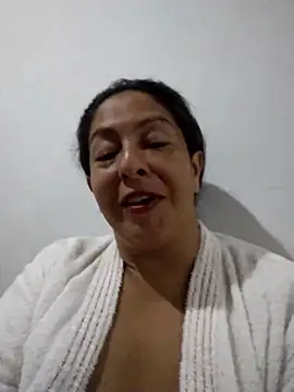 Snapshot of Catalina_JH chatting on 02/19/25, 08:22 Catalina JH online show from 02/19/25, 08:22