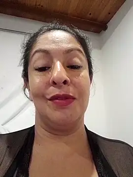 Snapshot of Catalina_JH chatting on 03/11/25, 09:13 Catalina JH online show from 03/11/25, 09:13