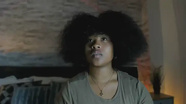 Snapshot of Anneth__M chatting on 11/13/25, 07:46 Anneth M online show from 11/13/25, 07:46