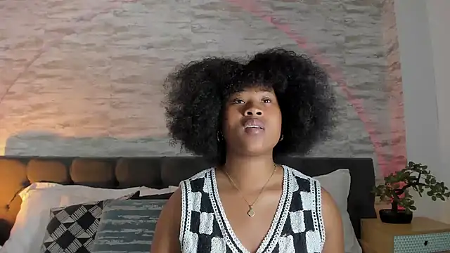 Snapshot of Anneth__M chatting on 11/22/25, 07:46 Anneth M online show from 11/22/25, 07:46