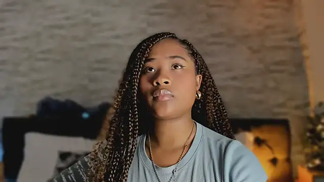 Snapshot of Anneth__M chatting on 12/20/25, 07:32 Anneth M online show from 12/20/25, 07:32