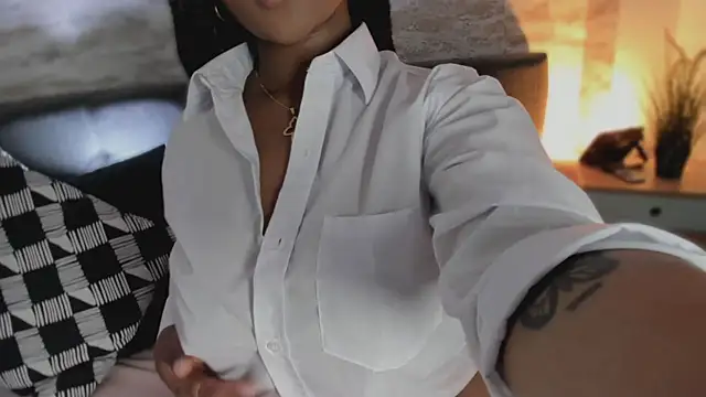 Snapshot of Anneth__M chatting on 02/12/26, 07:53 Anneth M online show from 02/12/26, 07:53