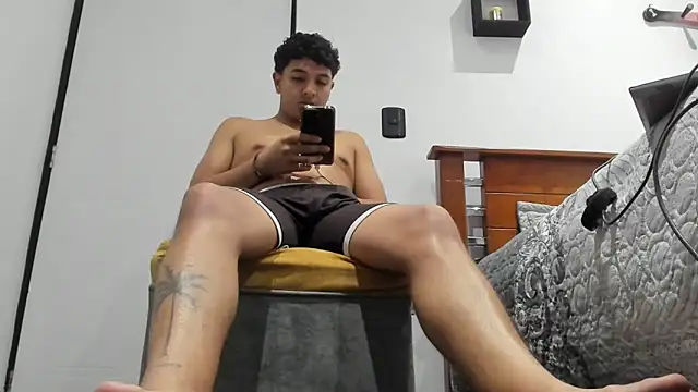 Snapshot of moubli_ chatting on 09/25/25, 03:10 moubli online show from 09/25/25, 03:10