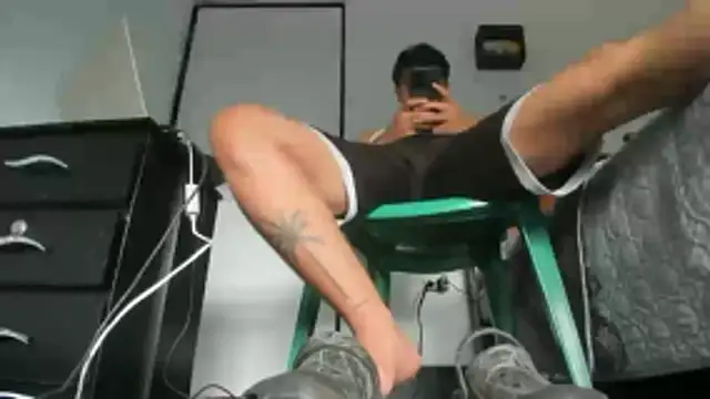 Snapshot of moubli_ chatting on 12/04/25, 09:56 moubli online show from 12/04/25, 09:56