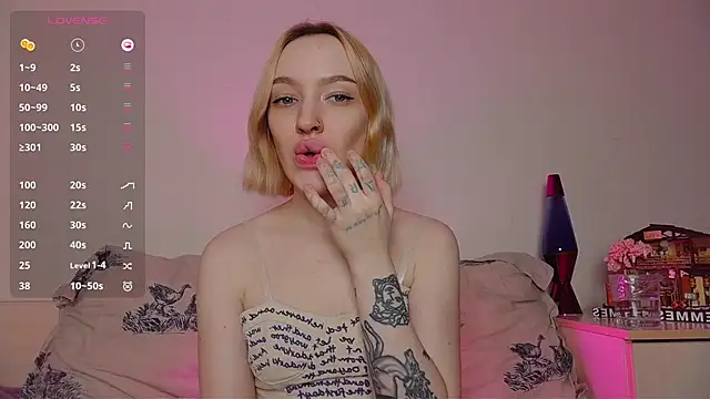 Snapshot of cheryl_mason chatting on 12/09/24, 01:07 cheryl mason online show from 12/09/24, 01:07