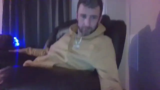 Snapshot of HungStud4You chatting on 02/18/25, 08:27 HungStud4You online show from 02/18/25, 08:27