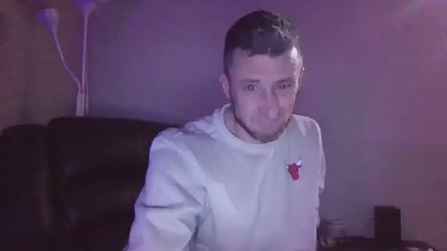 Snapshot of HungStud4You chatting on 02/19/25, 08:44 HungStud4You online show from 02/19/25, 08:44