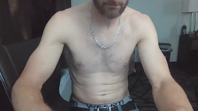 Snapshot of HungStud4You chatting on 10/16/25, 12:11 HungStud4You online show from 10/16/25, 12:11