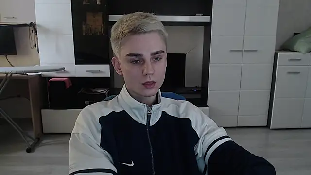 angryzan online show from 03/03/25, 08:49