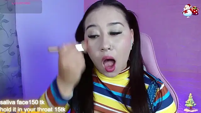 Snapshot of _hooly chatting on 11/12/25, 12:16 hooly online show from 11/12/25, 12:16