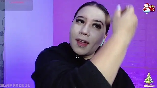 Snapshot of _hooly chatting on 12/20/25, 12:34 hooly online show from 12/20/25, 12:34