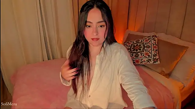 Snapshot of SofiMeza chatting on 01/14/25, 02:53 SofiMeza online show from 01/14/25, 02:53
