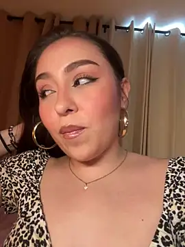 Snapshot of SofiMeza chatting on 01/21/25, 05:30 SofiMeza online show from 01/21/25, 05:30