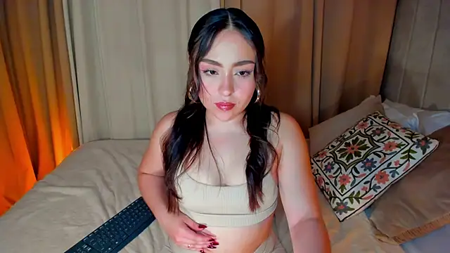 Snapshot of SofiMeza chatting on 02/22/25, 03:47 SofiMeza online show from 02/22/25, 03:47