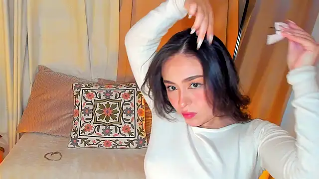Snapshot of SofiMeza chatting on 03/20/25, 03:25 SofiMeza online show from 03/20/25, 03:25